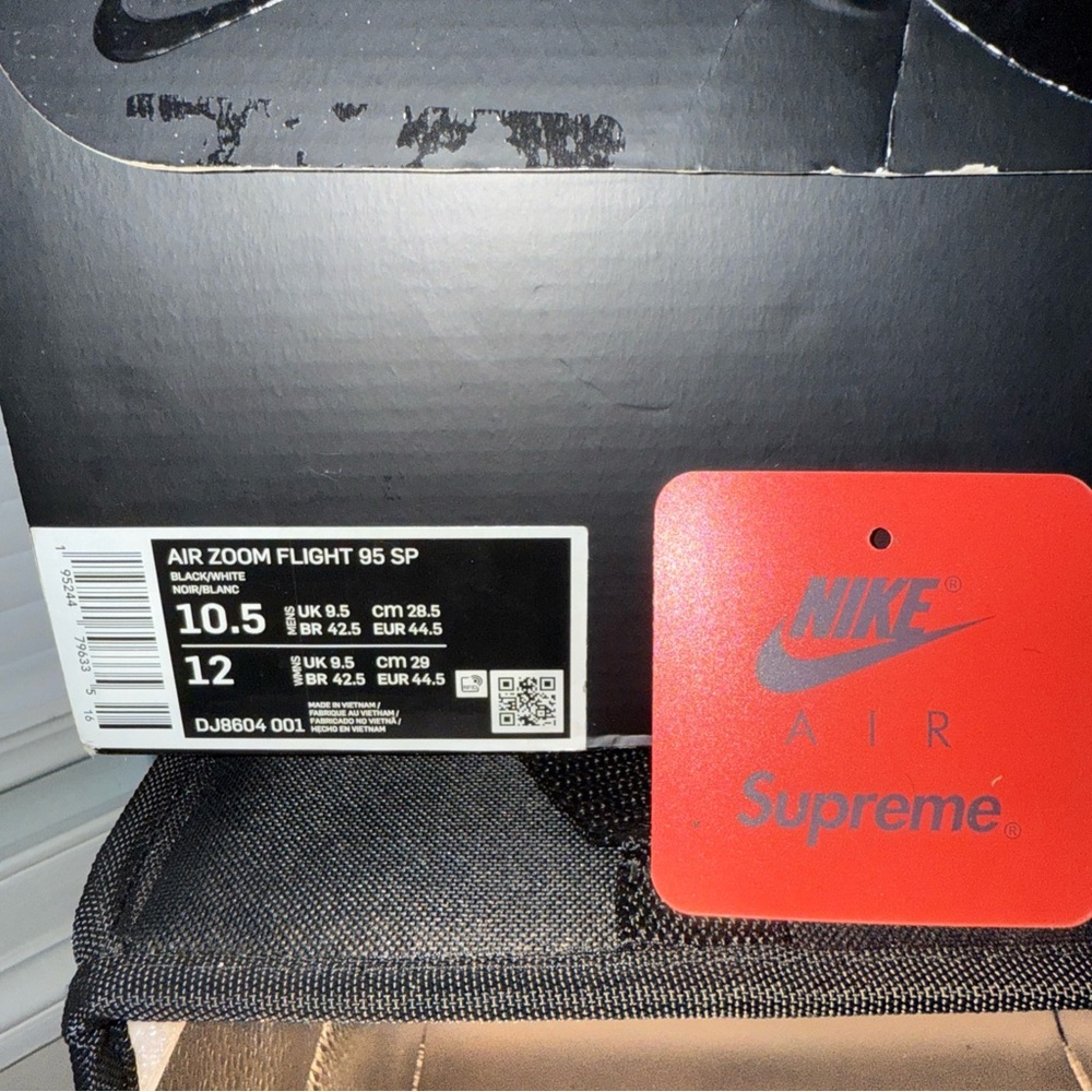 Size 10.5 - Nike Supreme x Air Zoom Flight 95 SP Black, DJ8604-001, With OG Box - Picture 13 of 13